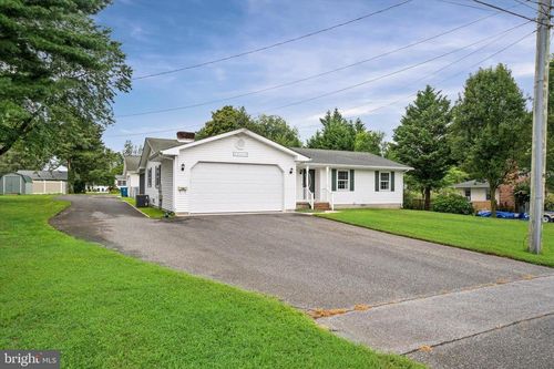 26 Meadow Ave, Wyoming, DE, 19934-1136 | Card Image
