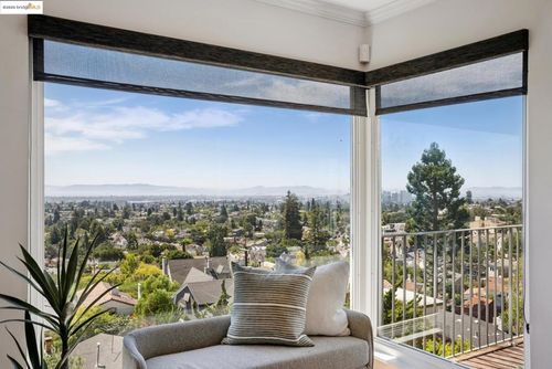 1989 Oakview Dr, Oakland, CA, 94602-1945 | Card Image
