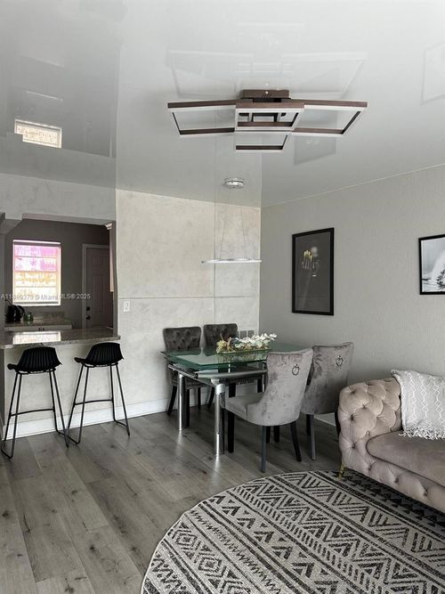 apt-d335-20201 Ne 29th Ct, Aventura, FL, 33180-2057 | Card Image