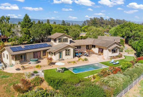 141 Corona Ct, Watsonville, CA, 95076-0765 | Card Image