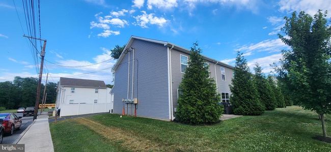 26 N Locust St, Townhouse with 3 bedrooms, 3 bathrooms and null parking in SHIREMANSTOWN PA | Image 7