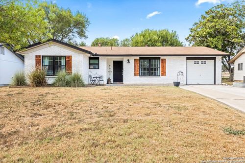 519 Willow Dr, Converse, TX, 78109-1329 | Card Image