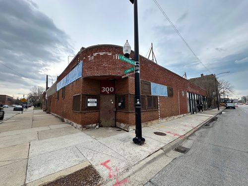 300 E Pershing Rd, Chicago, IL, 60653-2204 | Card Image