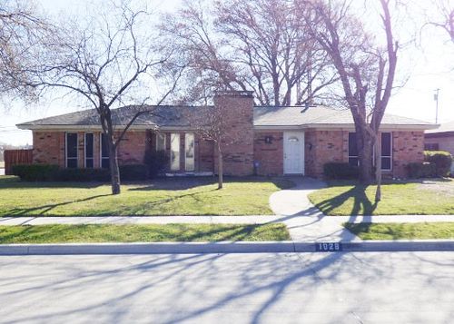 1028 Ridgefield Dr, Plano, TX, 75075-8721 | Card Image
