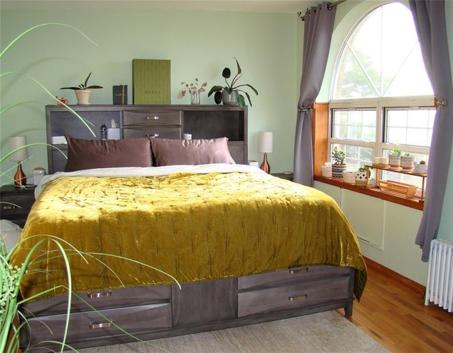 Bedroom with hardwood / wood-style flooring and radiator | Image 19