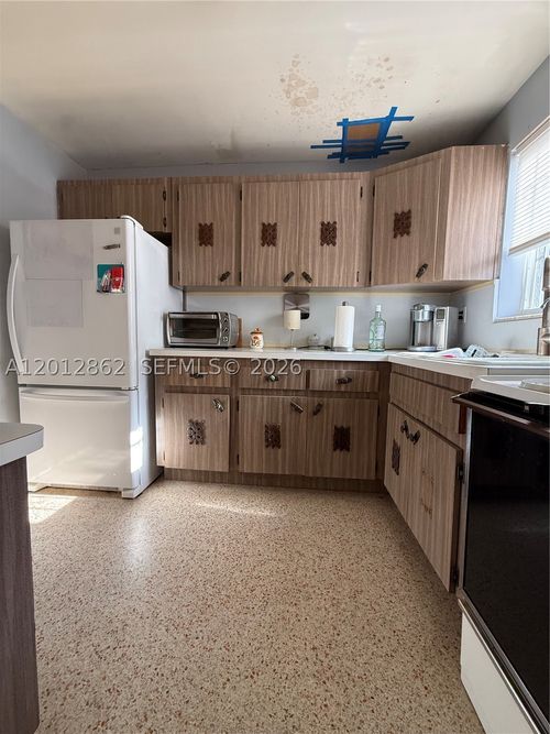 399 W 12th St, Hialeah, FL, 33010-3814 | Card Image