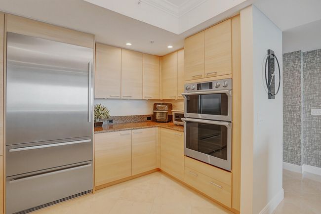 APT-1708 - 1 N Ocean Blvd, Condo with 2 bedrooms, 2 bathrooms and null parking in Pompano Beach FL | Image 16