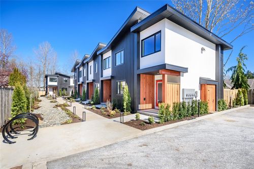 3-1590 Piercy Ave, Courtenay, BC, V9N3E9 | Card Image