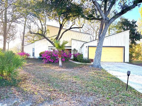 7928 Apaki Pl, Diamondhead, MS, 39525-3520 | Card Image