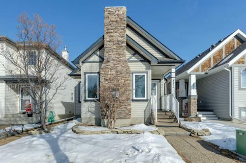 852 Everridge Dr Sw, Calgary, AB, T2Y4W5 | Card Image