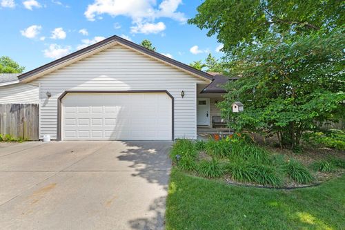 8705 Austin St Ne, Circle Pines, MN, 55014-4011 | Card Image