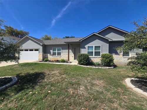 800 Woodview Dr, Georgetown, TX, 78628-8727 | Card Image