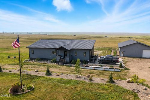 14726 Lambert St, Williston, ND, 58801-9174 | Card Image