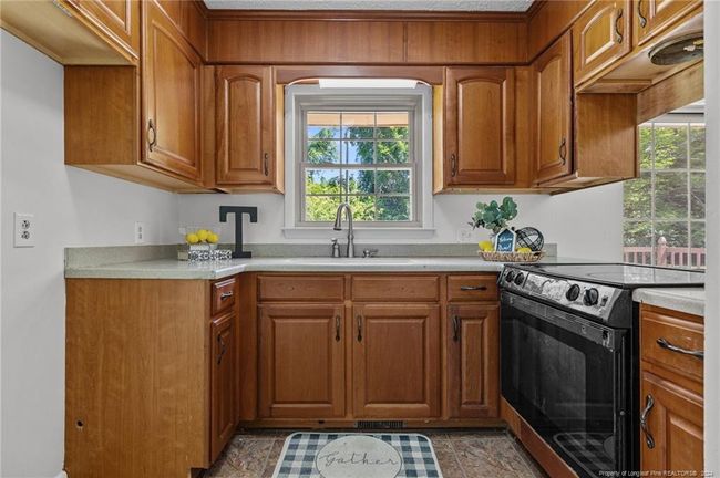 Kitchen | Image 7