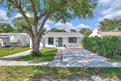 2635 Fillmore St, Hollywood, FL, 33020-4327 | Card Image