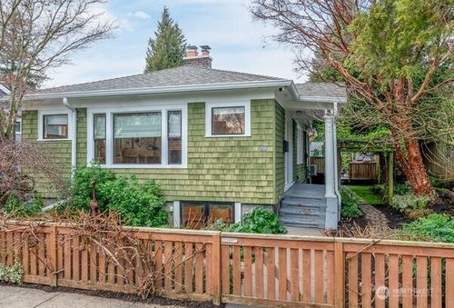 106 Ne 46th St, Seattle, WA, 98105-4819 | Card Image