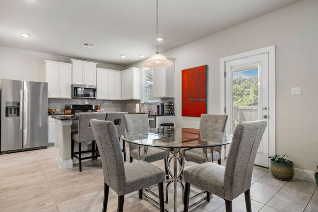 Open floor plan w/ Numerous Windows | Image 6