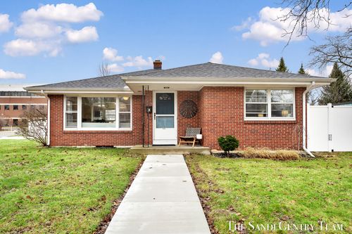 1508 Wisconsin St, Grand Haven, MI, 49417-2455 | Card Image