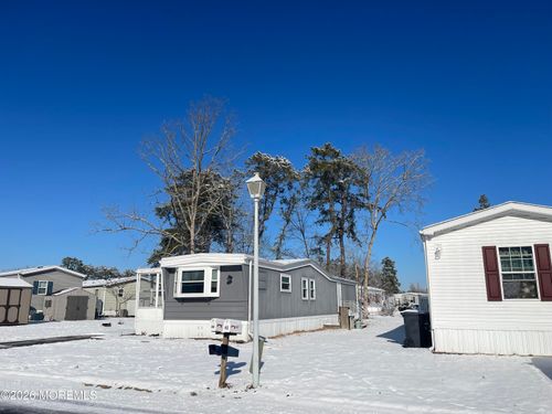 44 Woodchuck Pkwy, Whiting, NJ, 08759-3643 | Card Image