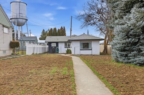 104 W Adams St, Harrington, WA, 99134-6002 | Card Image