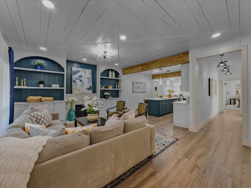 2121 Park St, Greenville, TX, 75401-5210 | Card Image