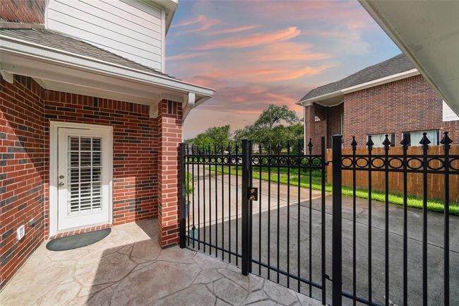 2426 Hanston Ct, House other with 4 bedrooms, 3 bathrooms and 2 parking in Pearland TX | Image 23