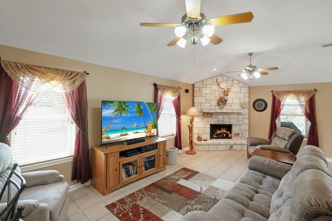 213 S Buffalo Pass, House other with 3 bedrooms, 2 bathrooms and 6 parking in Georgetown TX | Image 16