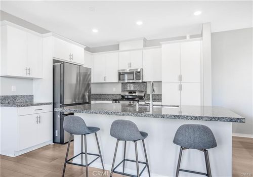 2498 Gunner Ridge Way, Rialto, CA, 92377-4005 | Card Image