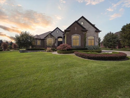 62573 Morningside Dr, Washington Township, MI, 48094-1325 | Card Image
