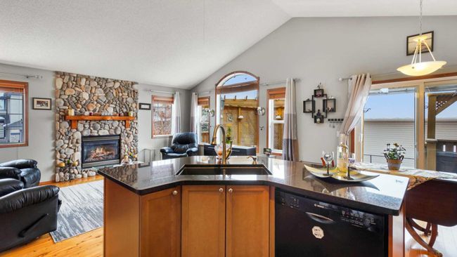44 Bridlemeadows Common Sw, Home with 4 bedrooms, 3 bathrooms and 5 parking in Calgary AB | Image 14
