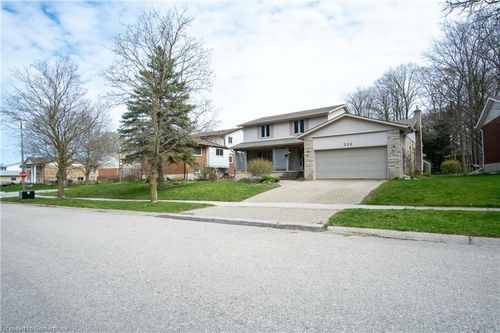 350 Thorncrest Dr, Waterloo, ON, N2L5R7 | Card Image