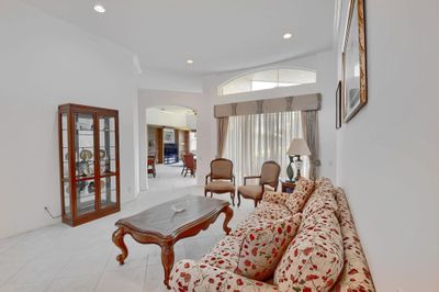 6738 Treves Way, House other with 3 bedrooms, 2 bathrooms and null parking in Boynton Beach FL | Image 3