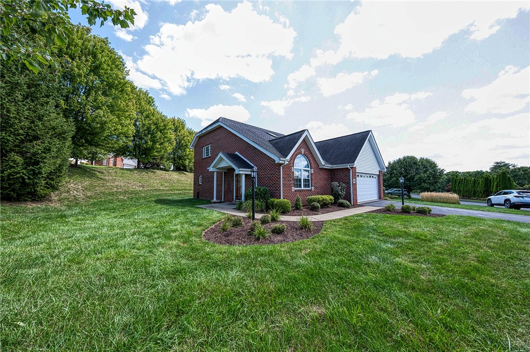 Cedar Ln, Murrysville, PA 15668