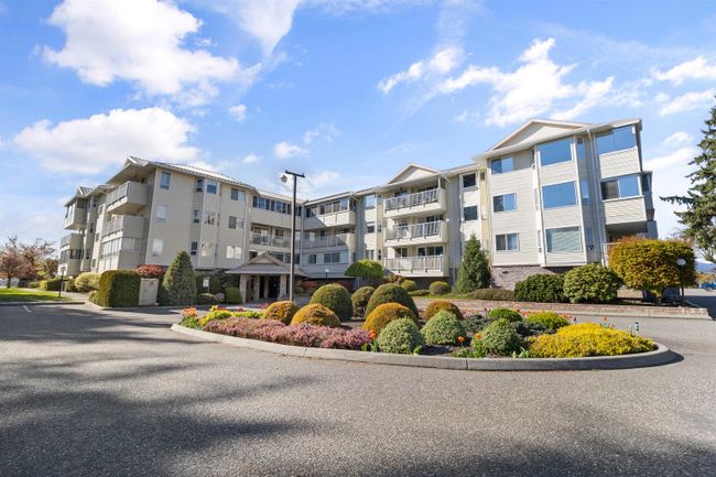 308 - 8725 Elm Drive, Condo with 2 bedrooms, 2 bathrooms and 1 parking in Chilliwack BC | Image 3