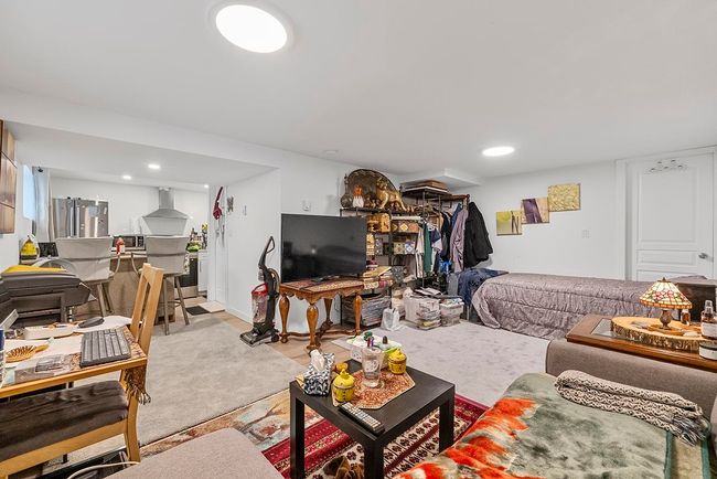 3229 W 24 Th Ave, House other with 6 bedrooms, 3 bathrooms and 2 parking in Vancouver BC | Image 25