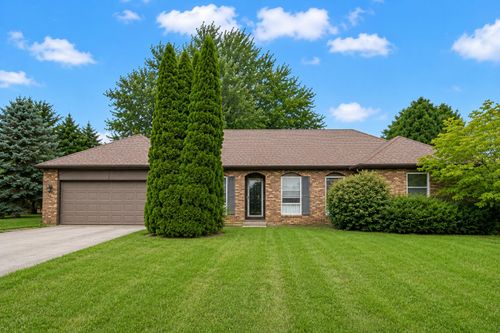 W4708 Pine Ct, Elkhorn, WI, 53121-4010 | Card Image
