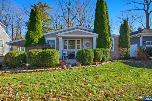 73 Page Dr, Oakland, NJ, 07436-2660 | Card Image