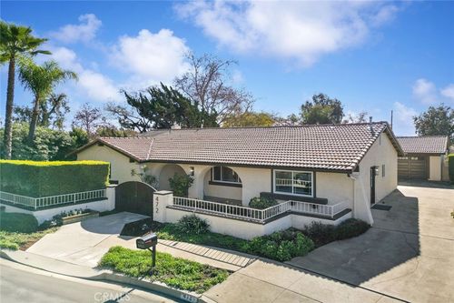 472 Heidelburg Ln, Claremont, CA, 91711-1922 | Card Image