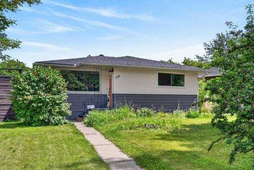 136 Hendon Dr Nw, Calgary, AB, T2K1Z1 | Card Image