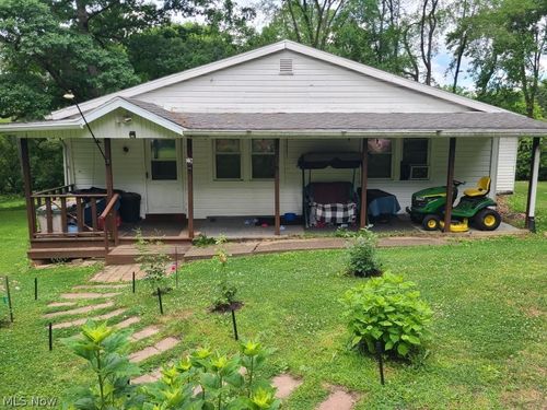 8094 Fohl Street Sw, Navarre, OH, 44662 | Card Image