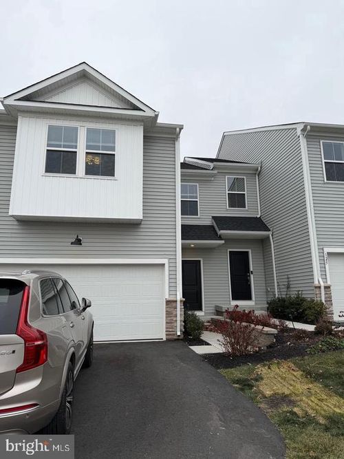 127 Painters Way, POTTSTOWN, PA, 19465-7949 | Card Image