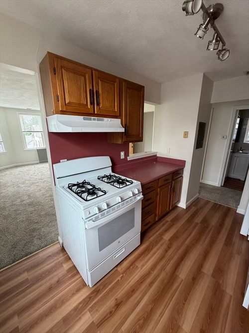 8-72 Cabot St, Beverly, MA, 01915-4900 | Card Image