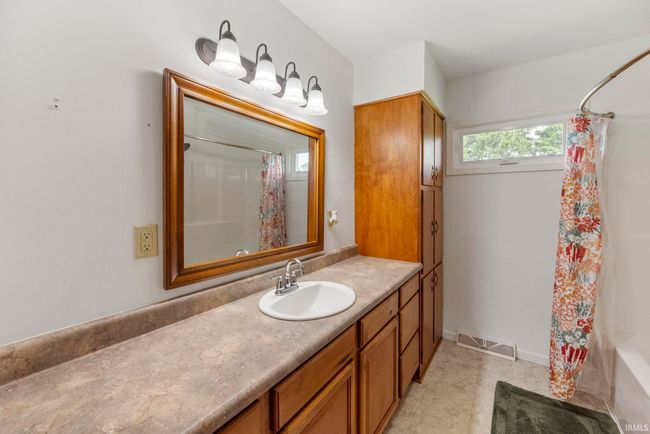 101 E Maple St, House other with 3 bedrooms, 2 bathrooms and null parking in Fowler IN | Image 18