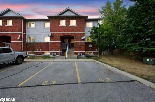 1-237 Ferndale Dr S, Barrie, ON, L4N0T6 | Card Image