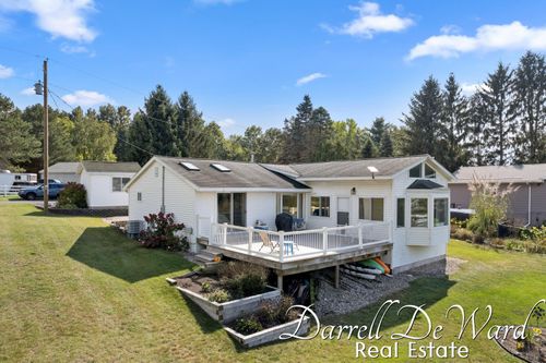 8293 Willson Dr, Middleville, MI, 49333-9018 | Card Image