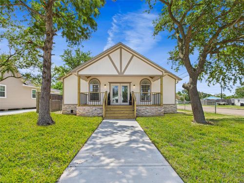 529 W 4th St, Freeport, TX, 77541-5610 | Card Image