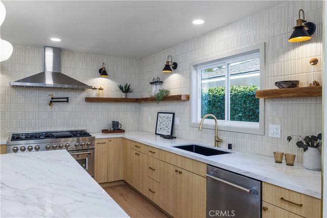 9792 La Arena Cir, House other with 3 bedrooms, 3 bathrooms and 2 parking in Fountain Valley CA | Image 15