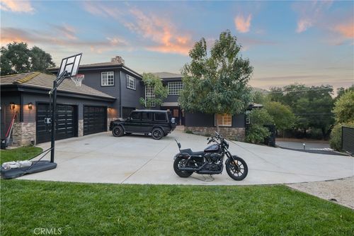2514 Sierra Creek Rd, Agoura Hills, CA, 91301-3128 | Card Image