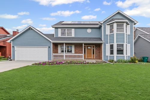 303 Mainsail Dr, Third Lake, IL, 60030-2630 | Card Image