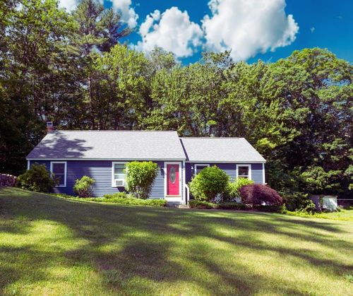 50 Village Grn, Henniker, NH, 03242-3228 | Card Image